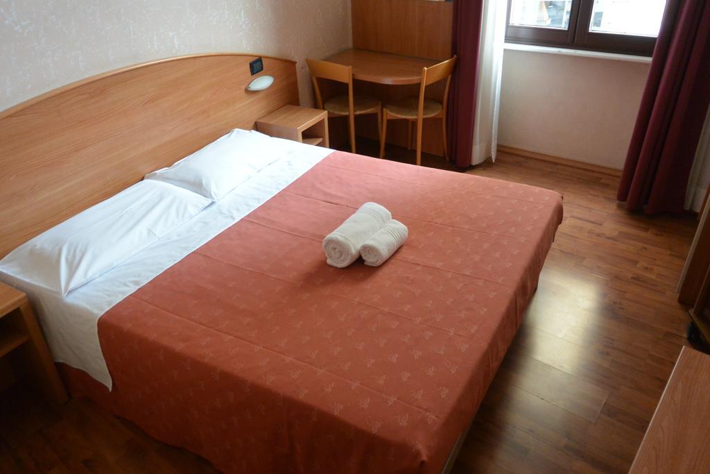 Hotel Nuovo Mailand Zimmer foto